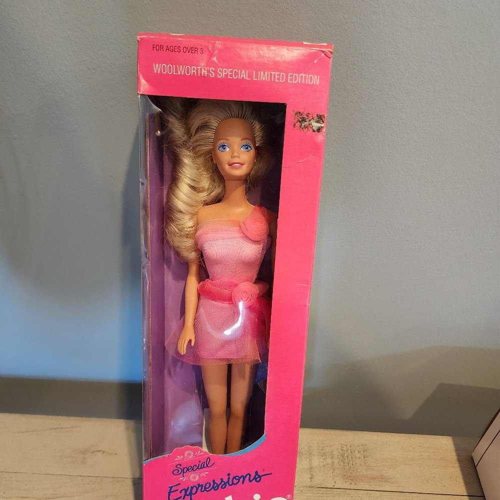 Vintage 1990 Special Expressions Barbie NIB